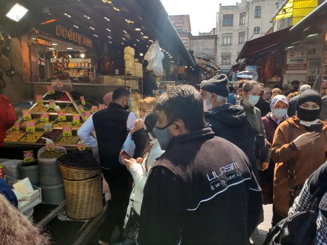 Eminönü’nde Ramazan yoğunluğu