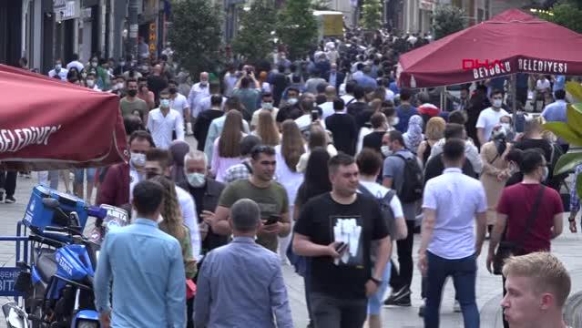 İSTANBUL TAKSİM MEYDANI’NDA YOĞUNLUK