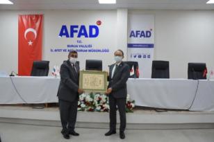 Japonya’dan, depremde yardımlarına koşan AFAD ekibine anlamlı takdirname