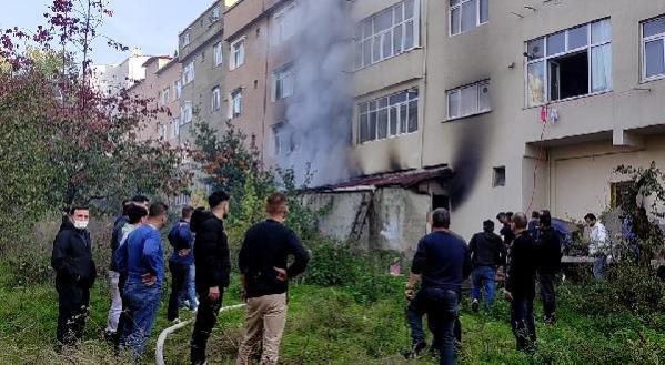 SULTANGAZİ’DE İŞ YERİ YANGINI