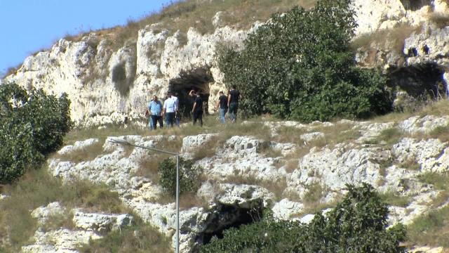 İstanbul’da 2 polisi vurup kaçan saldırganlar Başakşehir’deki mağaralarda aranıyor