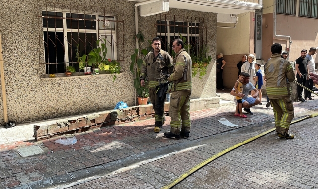 Bahçelievler’de çıkan yangında bir daire kullanılamaz hale geldi