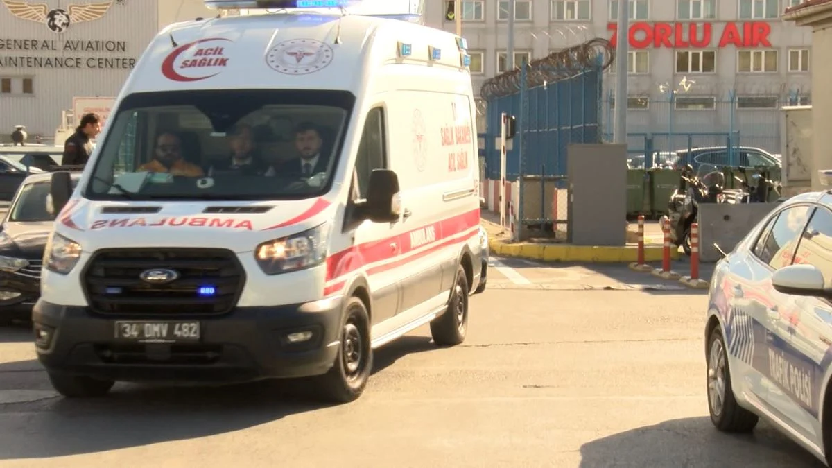 Azerbaycan’da kaza geçiren Binali Yıldırım, ambulans uçakla İstanbul’a geldi