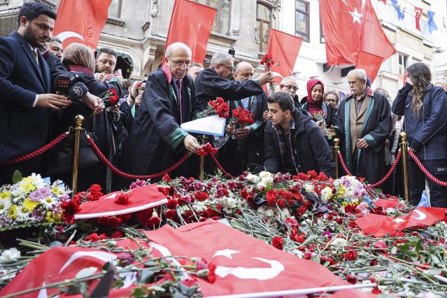 İstanbul 2 nolu Barosu terör saldırısında hayatını kaybedenleri andı