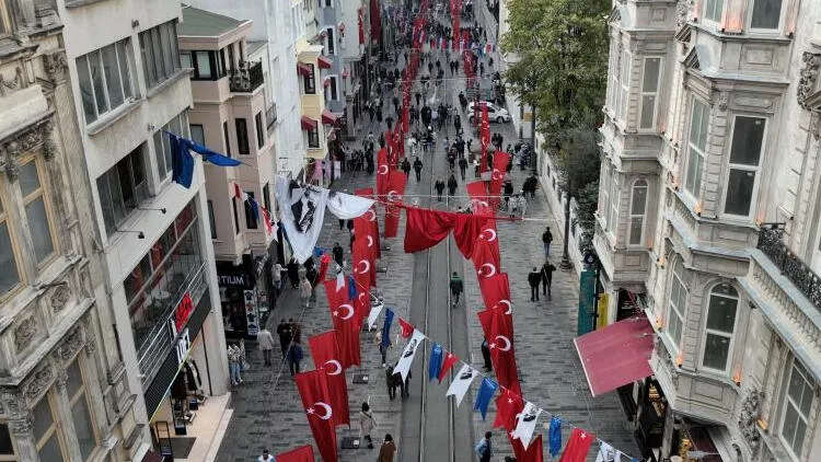 İstanbul’da vücuduna uyuşturucu saklayan 2 kadın ile suç ortakları tutuklandı