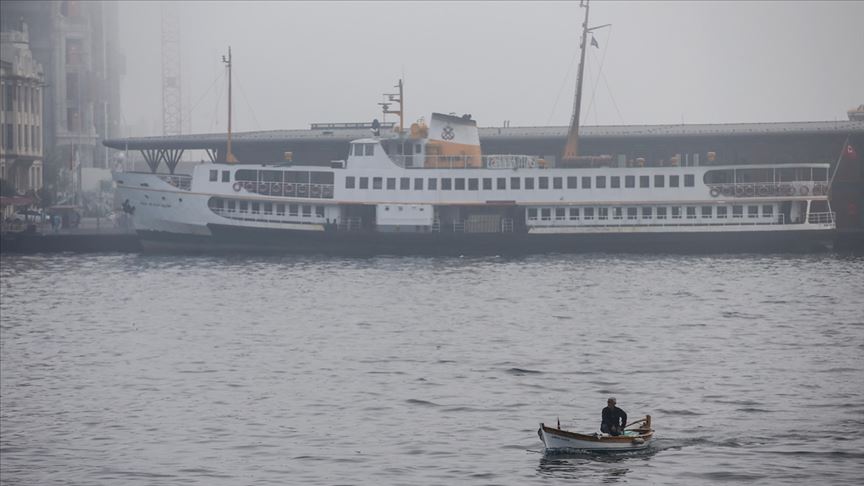 İstanbul Boğazı’nda sis nedeniyle bazı şehir hatları seferleri iptal edildi