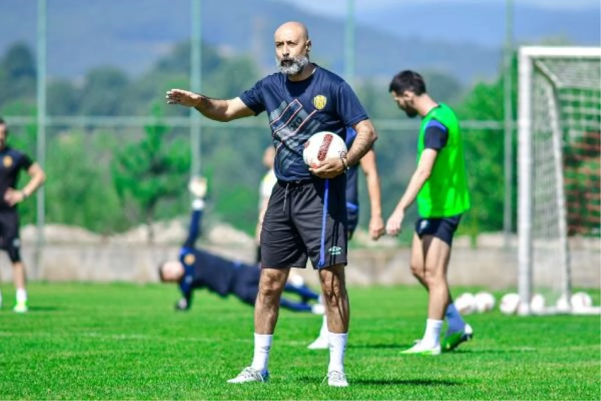 Ankaragücü Teknik Direktörü Tolunay Kafkas: Elit oyuncuları takıma kazandırmak için mücadele vereceğiz