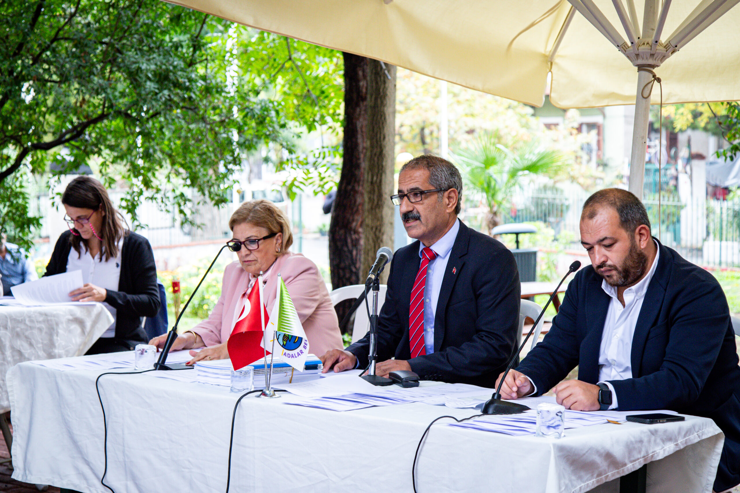 Adalar Belediye Meclisi Büyükada’da Halkla Beraber Yapıldı