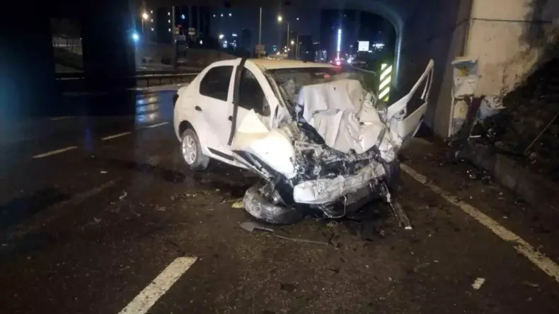 Maltepe’de Trafik Kazası: Sürücü Ağır Yaralı