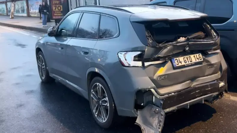 Şişli’de Otobüs Kaza Yaptı, 2 Yaralı