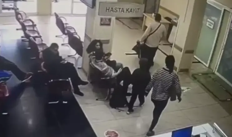 Midye ve kumpirden zehirlenerek hayatını kaybeden 2 çocuk ve annelerinin son görüntüleri ortaya çıktı